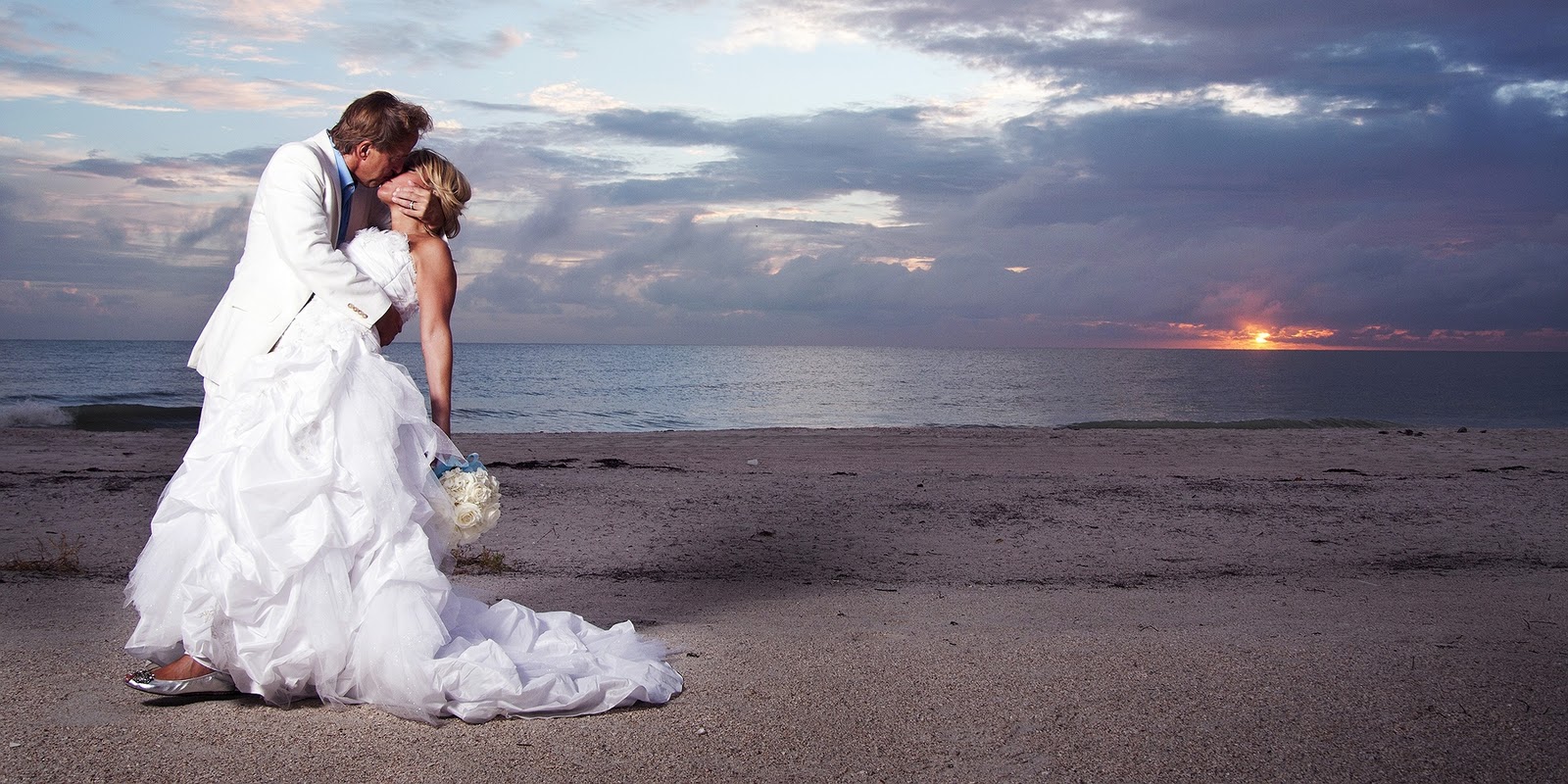 Beach wedding Photo
